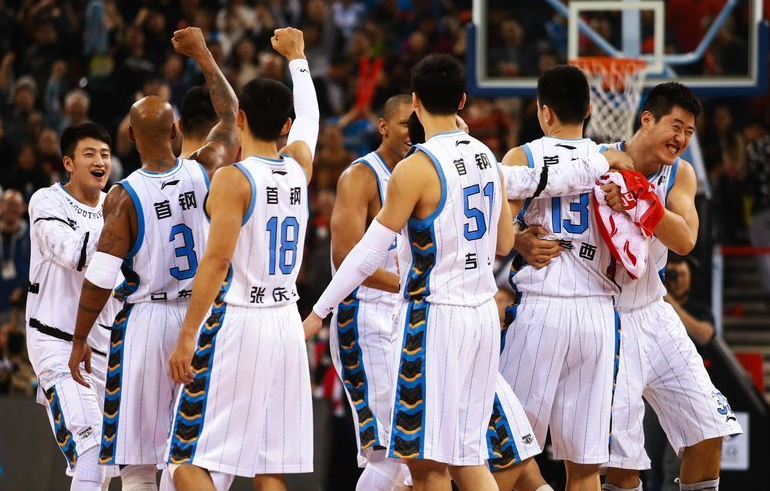 门兴格拉德巴赫训练开放日,今夜临场应变引欢呼,CBA常规赛在即,轮换策略成焦点的简单介绍 门兴格拉德巴赫训练开放日,今夜临场应变引欢呼,CBA常规赛在即,轮换策略成焦点的简单介绍