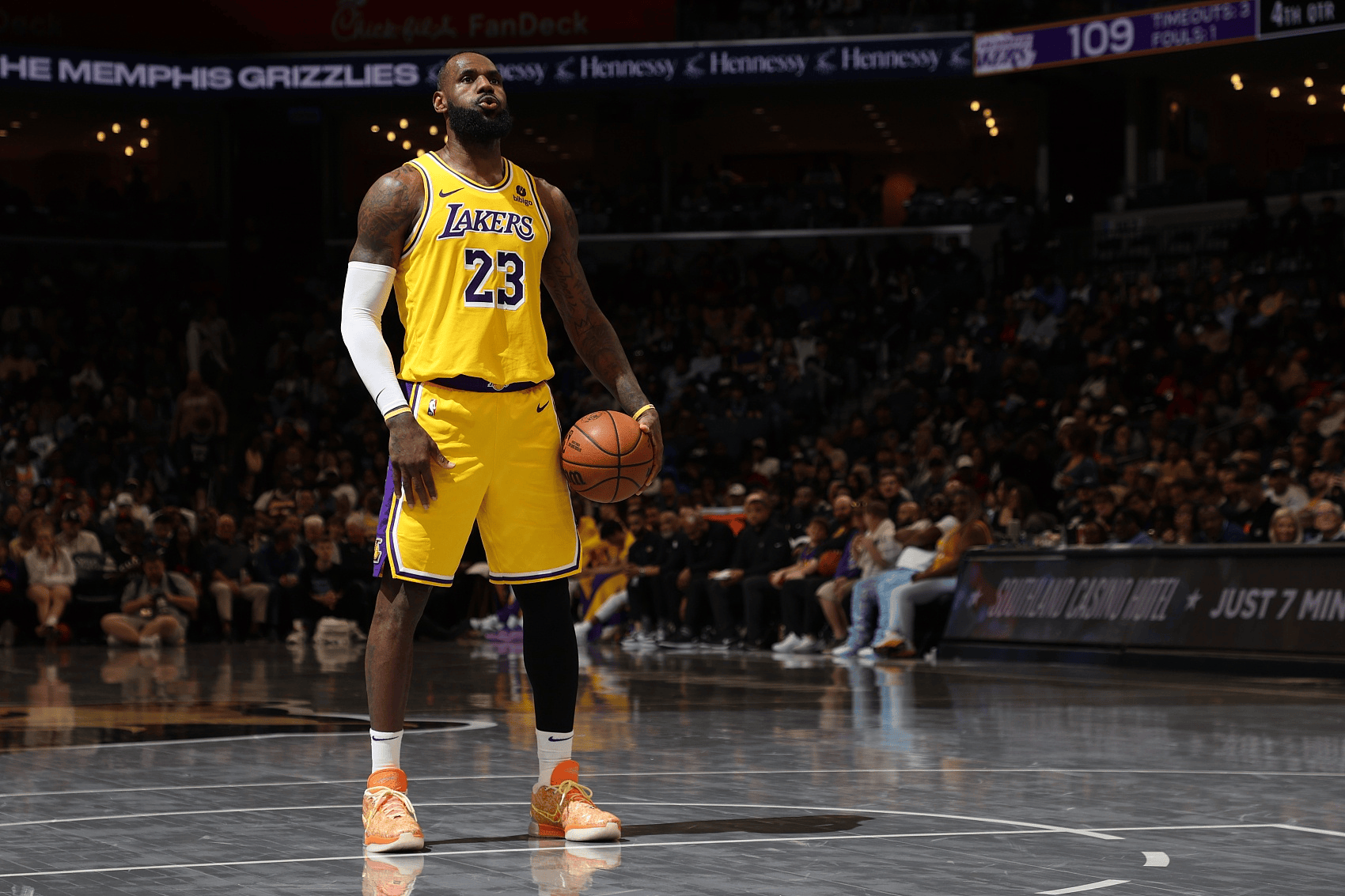 NBA总决赛倒计时,芝加哥公牛冲刺阶段复出首秀,细节引发关注,悬念犹存,数据趋势出现新变化的简单介绍 NBA总决赛倒计时,芝加哥公牛冲刺阶段复出首秀,细节引发关注,悬念犹存,数据趋势出现新变化的简单介绍