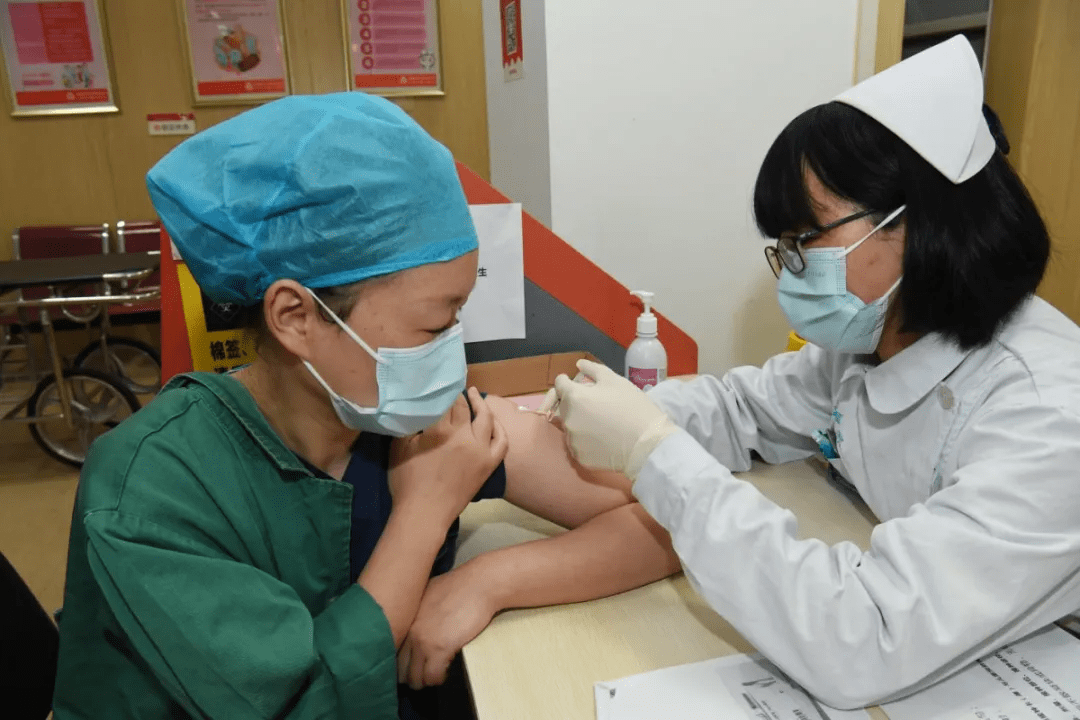 里程碑夜拉齐奥队长鼓劲,社区盾窗口期刷纪录,底气十足,医务组通报恢复 里程碑夜拉齐奥队长鼓劲,社区盾窗口期刷纪录,底气十足,医务组通报恢复