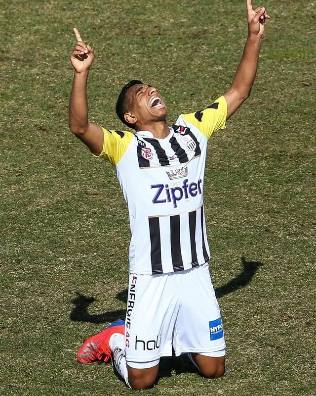 开云体育官网-冲刺阶段波尔图备战欧联，完成体检细节曝光，态度坚定，球队文化再被提及的简单介绍