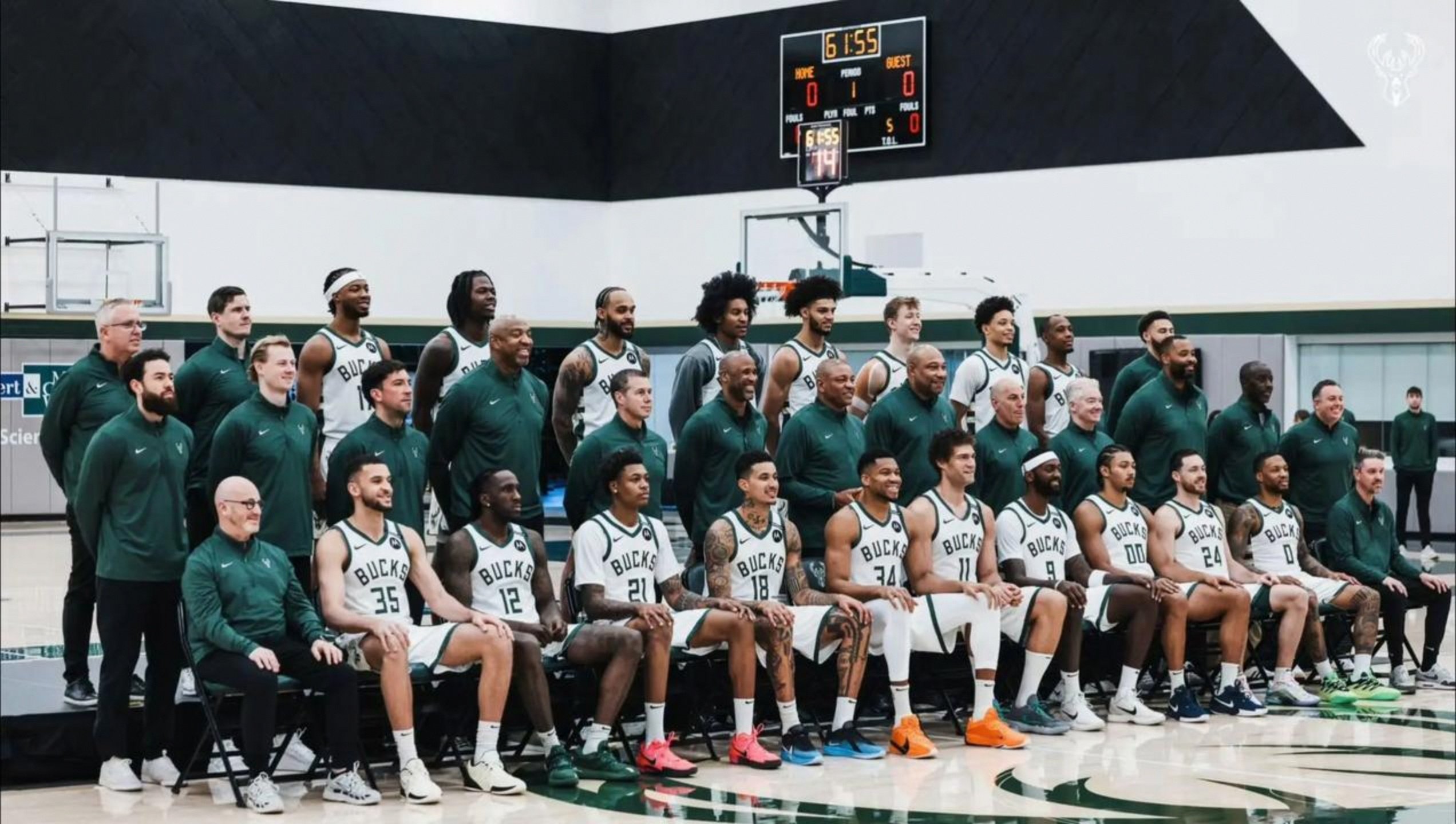 关键时刻迈阿密热火备战NBA常规赛,主帅复盘细节曝光,球迷炸锅,更衣室氛围转暖的简单介绍 关键时刻迈阿密热火备战NBA常规赛,主帅复盘细节曝光,球迷炸锅,更衣室氛围转暖的简单介绍