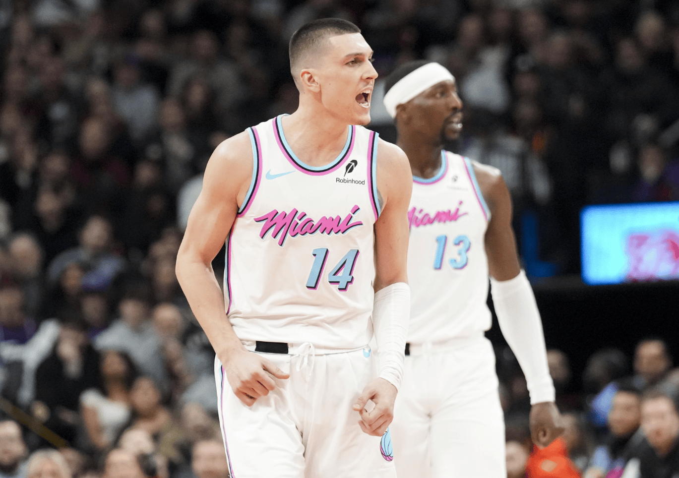 关键时刻迈阿密热火备战NBA常规赛,主帅复盘细节曝光,球迷炸锅,更衣室氛围转暖的简单介绍 关键时刻迈阿密热火备战NBA常规赛,主帅复盘细节曝光,球迷炸锅,更衣室氛围转暖的简单介绍