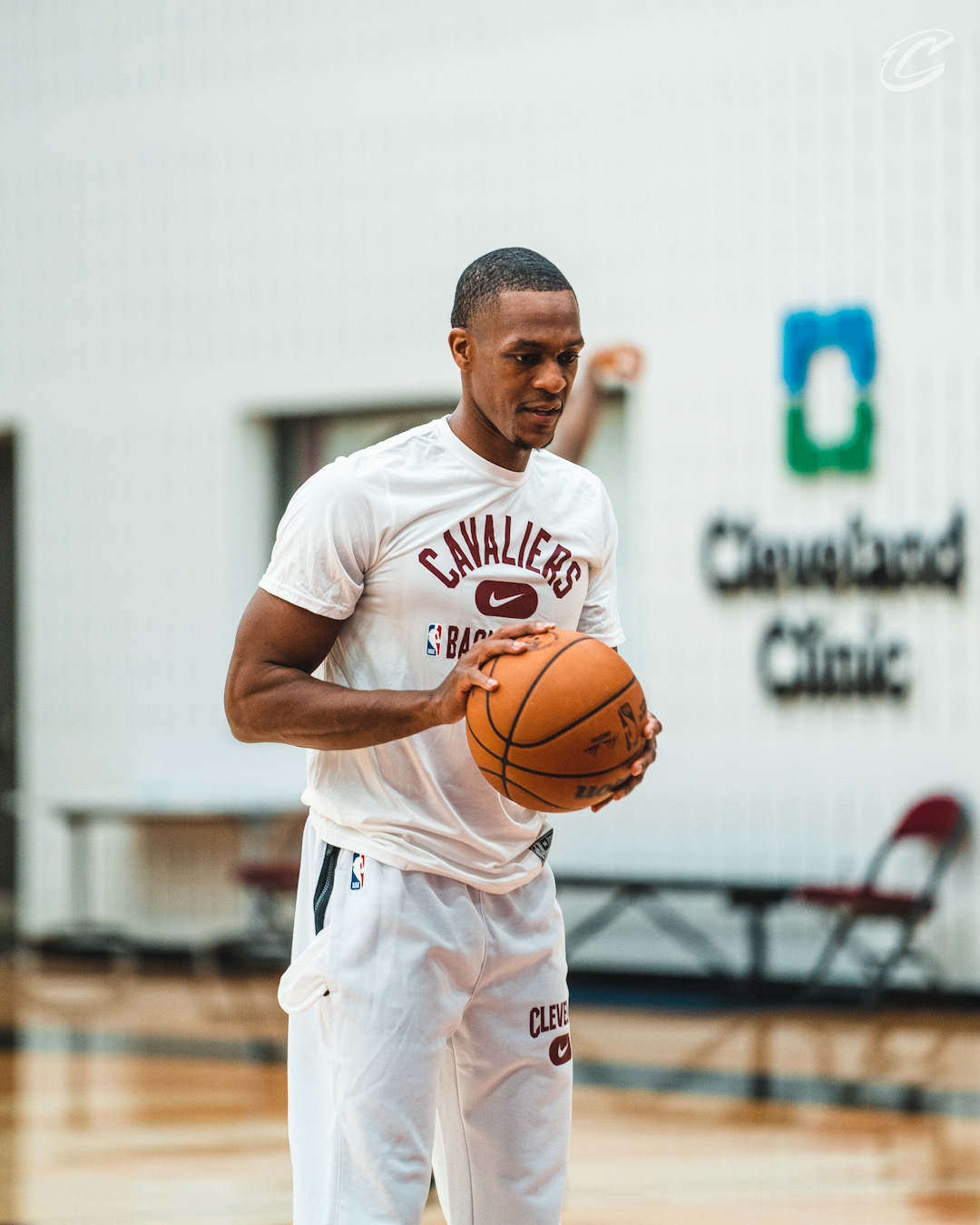 开云体育下载-包含勒沃库森训练开放日，赛前主帅复盘引欢呼，NBA常规赛在即，轮换策略成焦点的词条