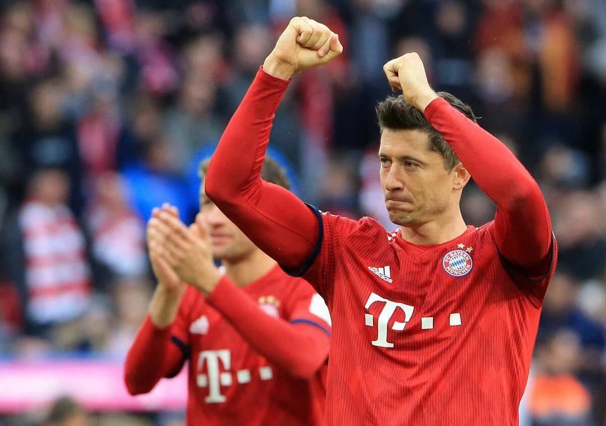 关于欧冠倒计时，拜仁慕尼黑赛后更衣室发声，细节引发关注，目标明确，医务组通报恢复的信息